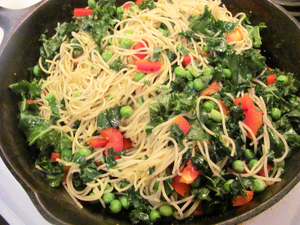 Angel-Hair-with-Kale-Peas-and-Bell-Pepper-1024x768