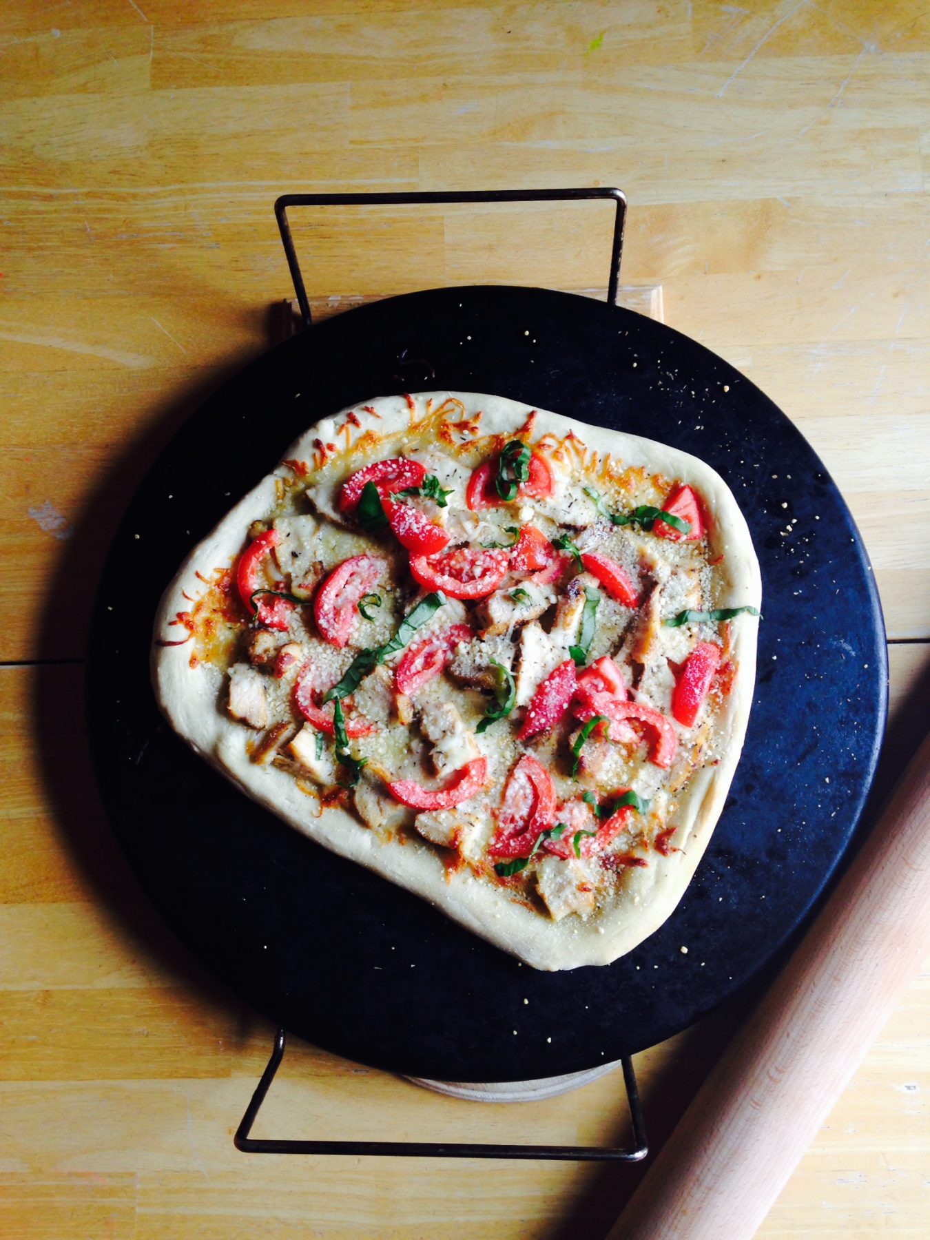 Chicken Caprese Pizza from bohemiancottage.com